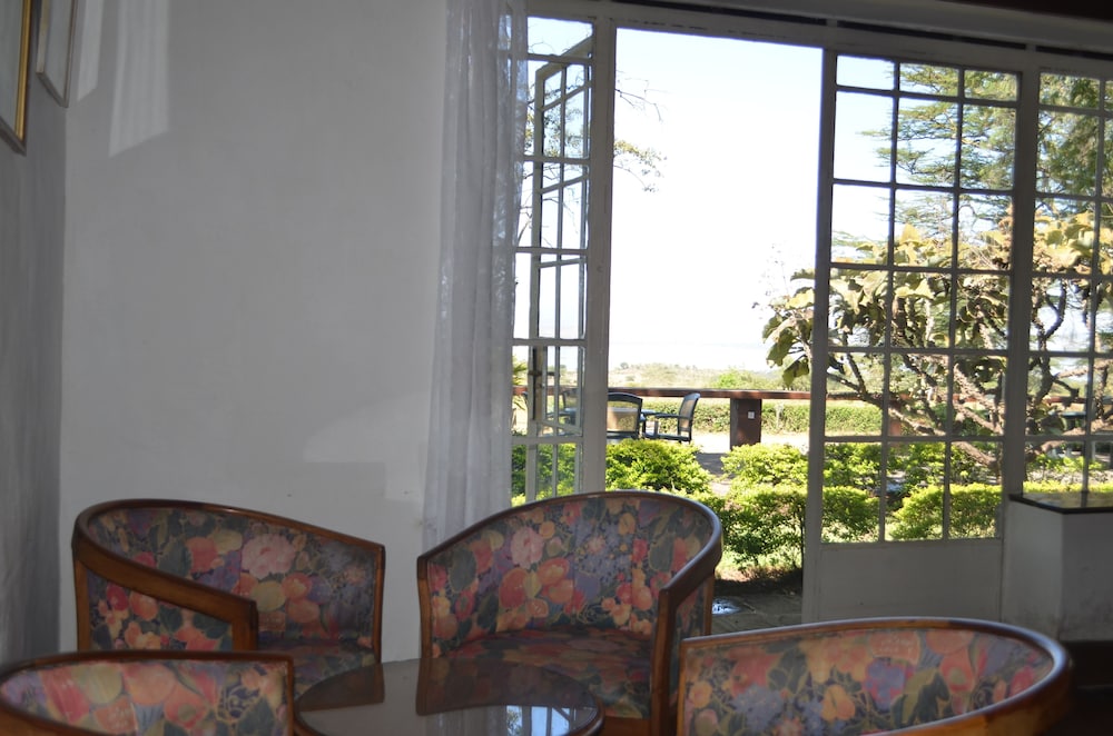 Jacaranda Lake Elementaita Lodge 18/34