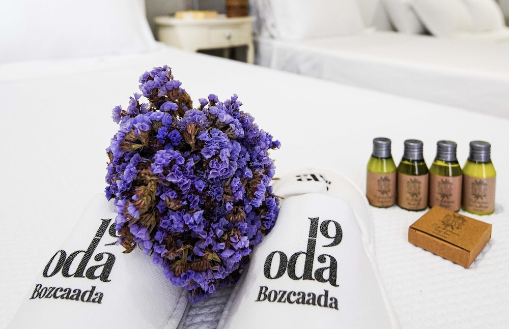 19 Oda Bozcaada 24/50
