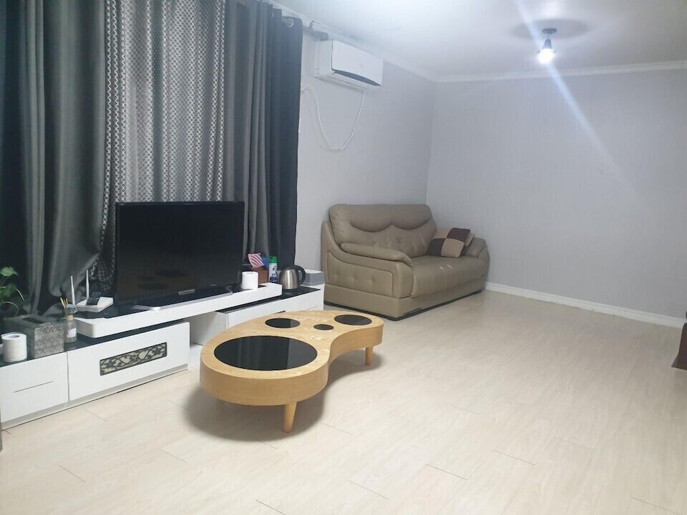 Gyeong's Hostel 60/70