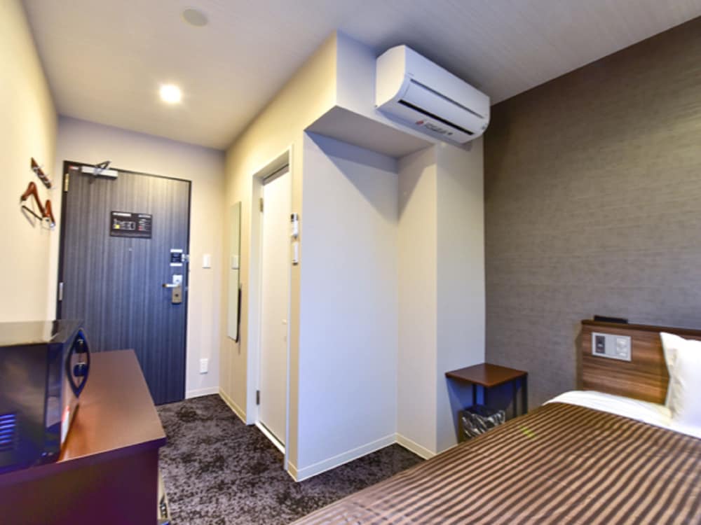 Hotel Livemax Fukuoka Tenjin West 23/25