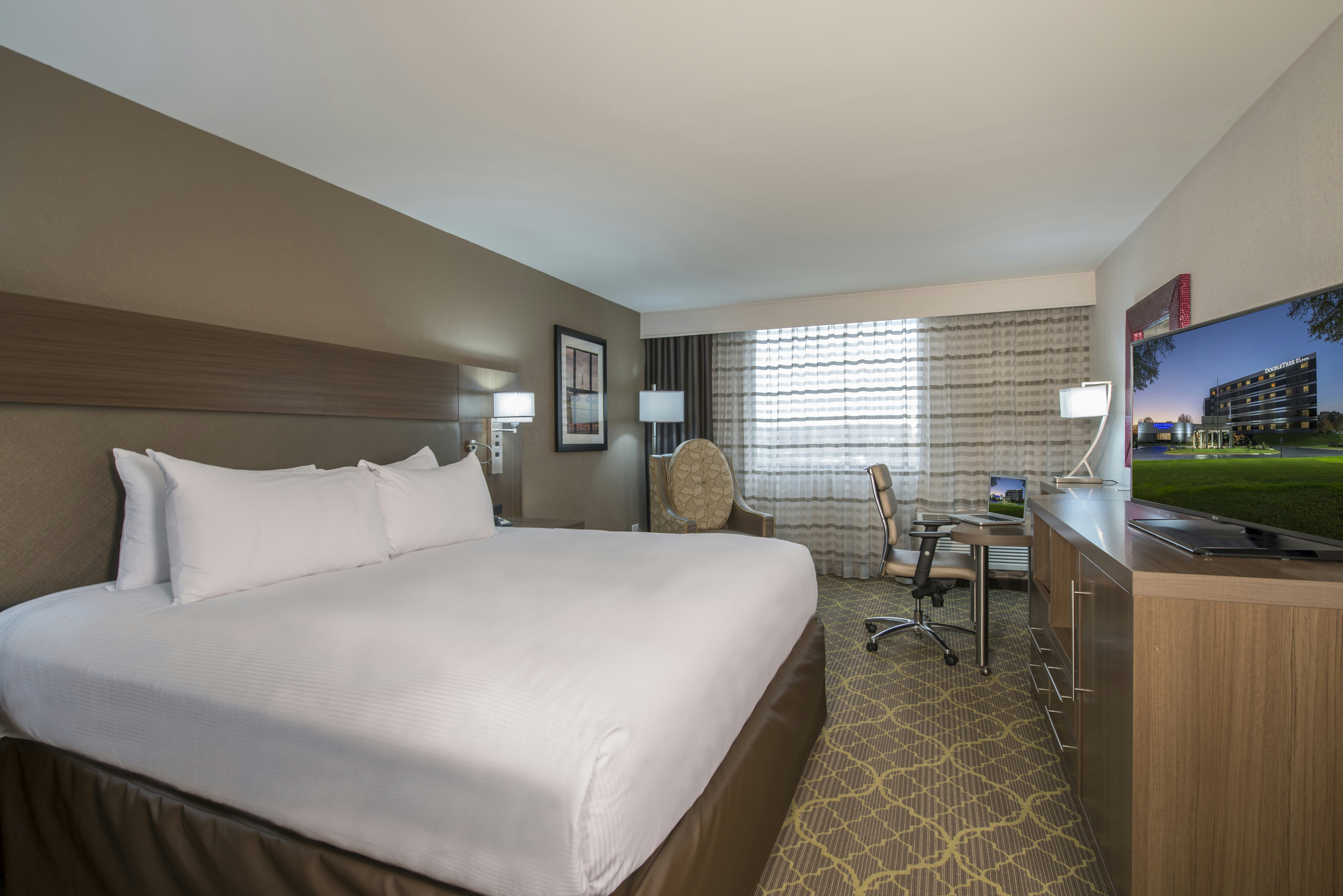 ROOM, KING BED