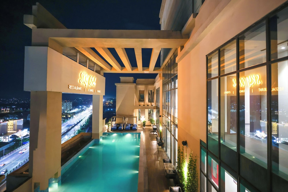 Rhythm Gurugram - Hotel & Suites 25/50