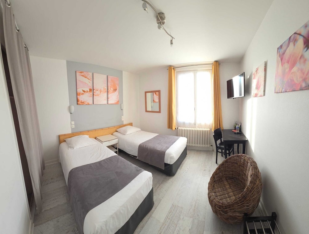 HOTEL LE BOURGOGNE 18/50