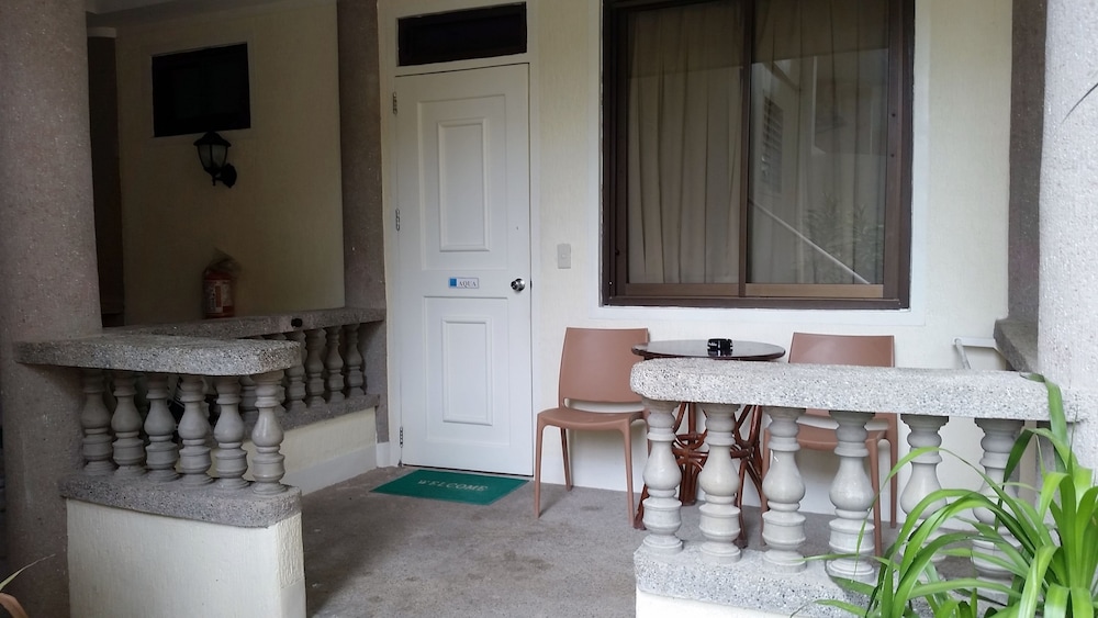 Surfside Boracay Resort & Spa 10/50