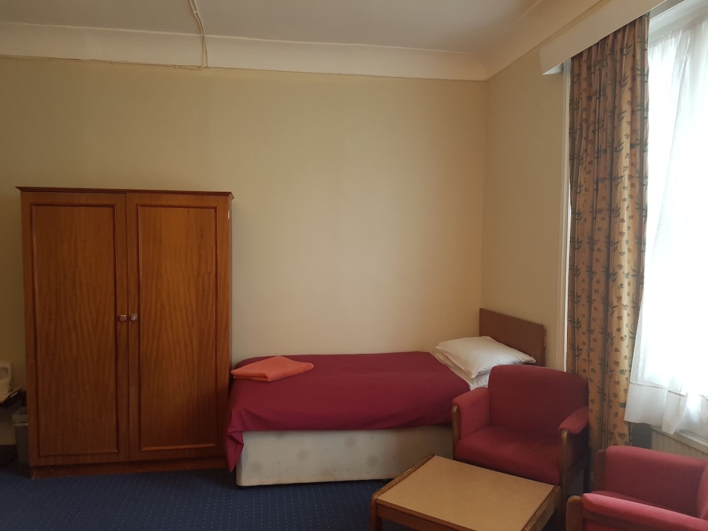 Avoca House Hotel 24/46