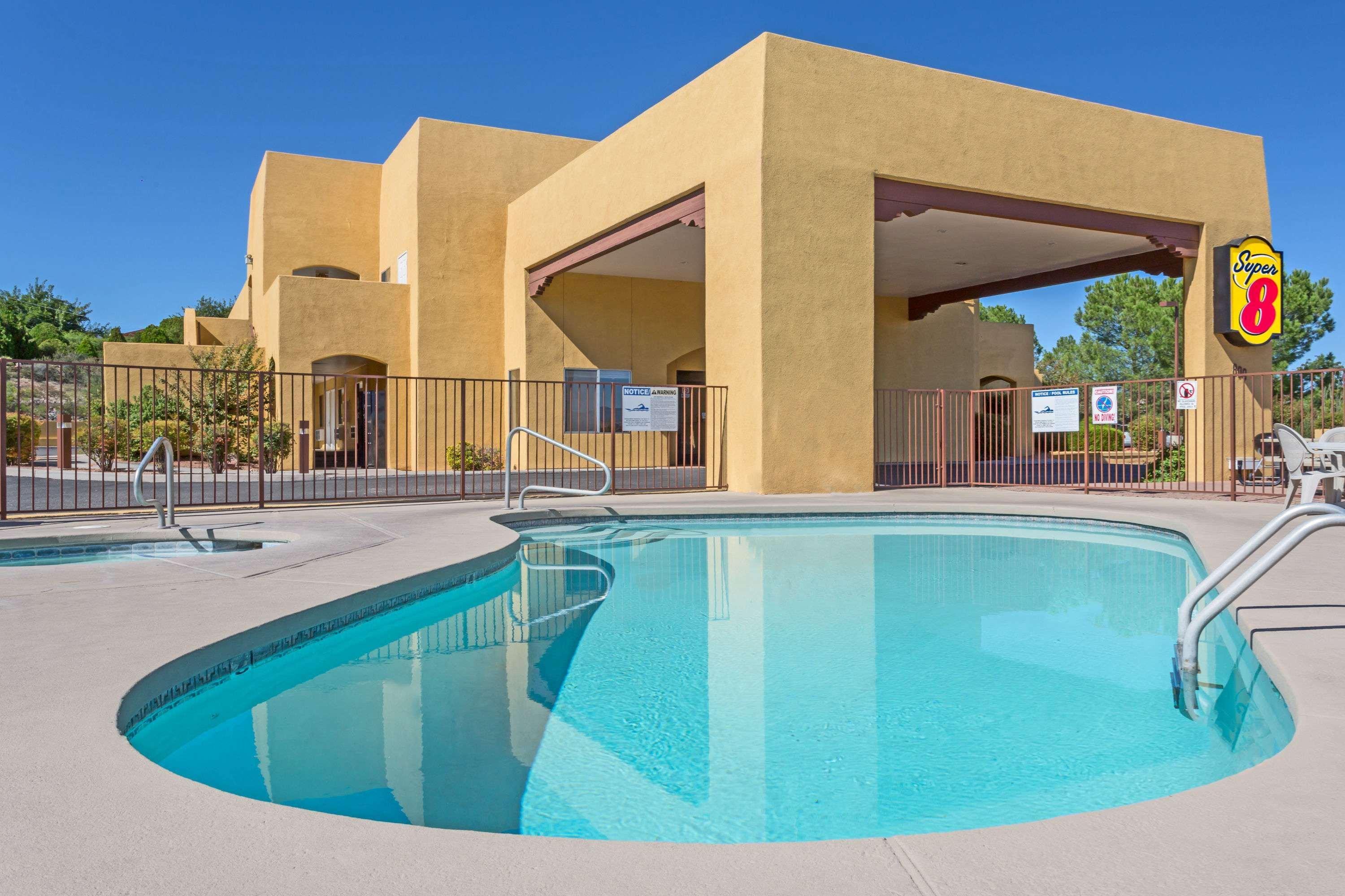 Super 8 by Wyndham Cottonwood 9/15