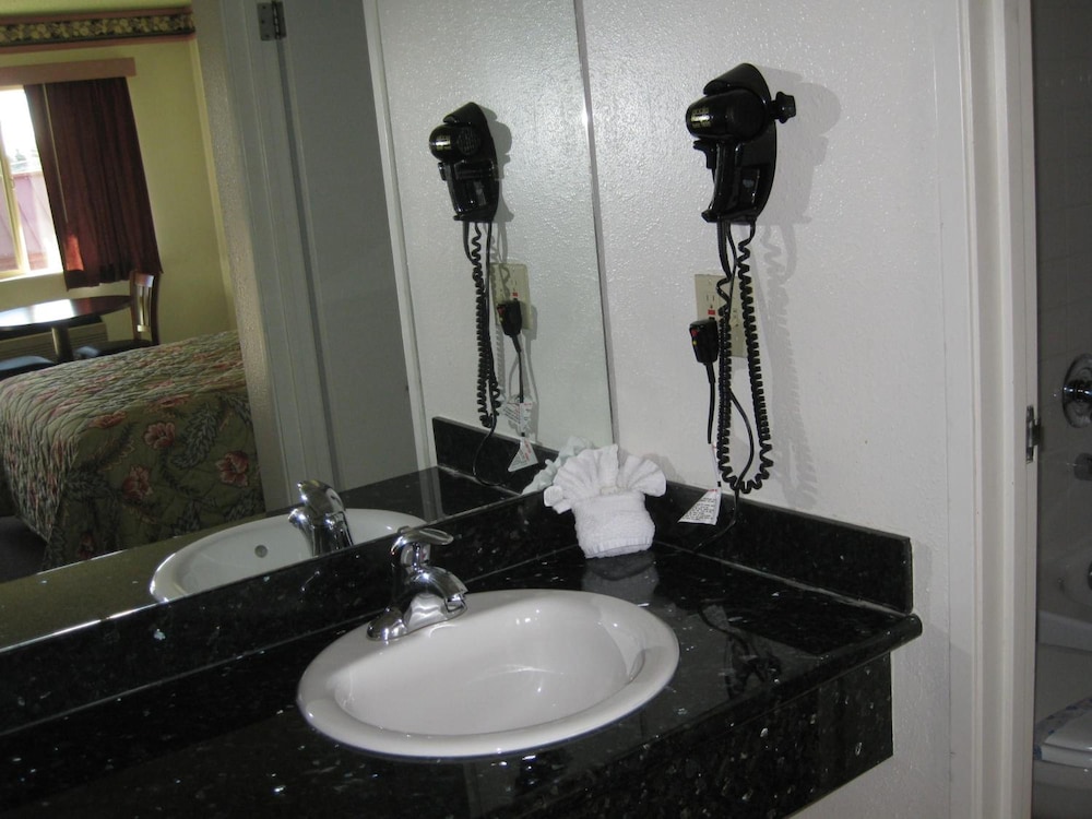 Sunrise Inn 56/59