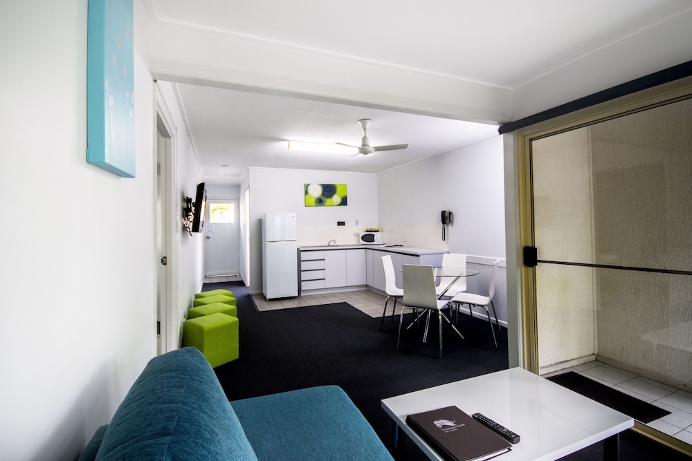 The Beach Motel Hervey Bay 23/72
