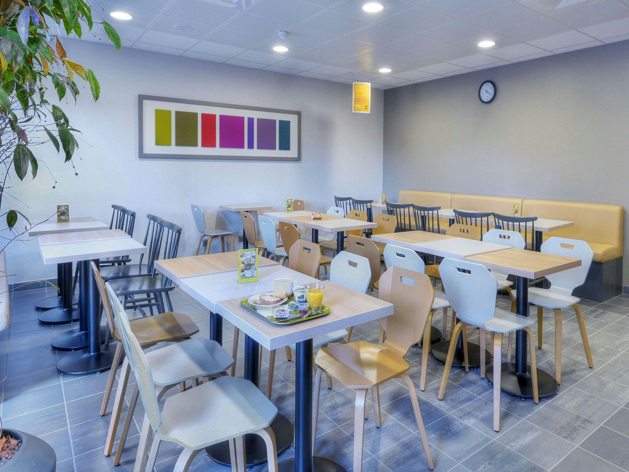 B&B Hotel Marseille Les Ports 12/13