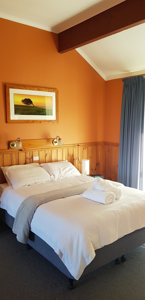 Seaview Norfolk Island 10/50