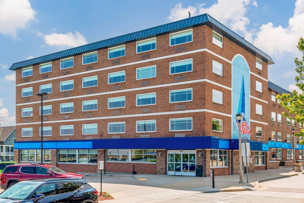 The Harborview, Ascend Hotel Collection 7/58