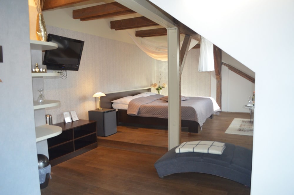 HOTEL PEREGRIN 50/72