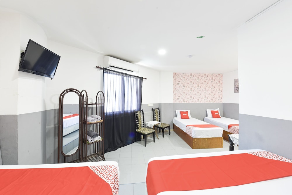 Hotel O Indah 40/50