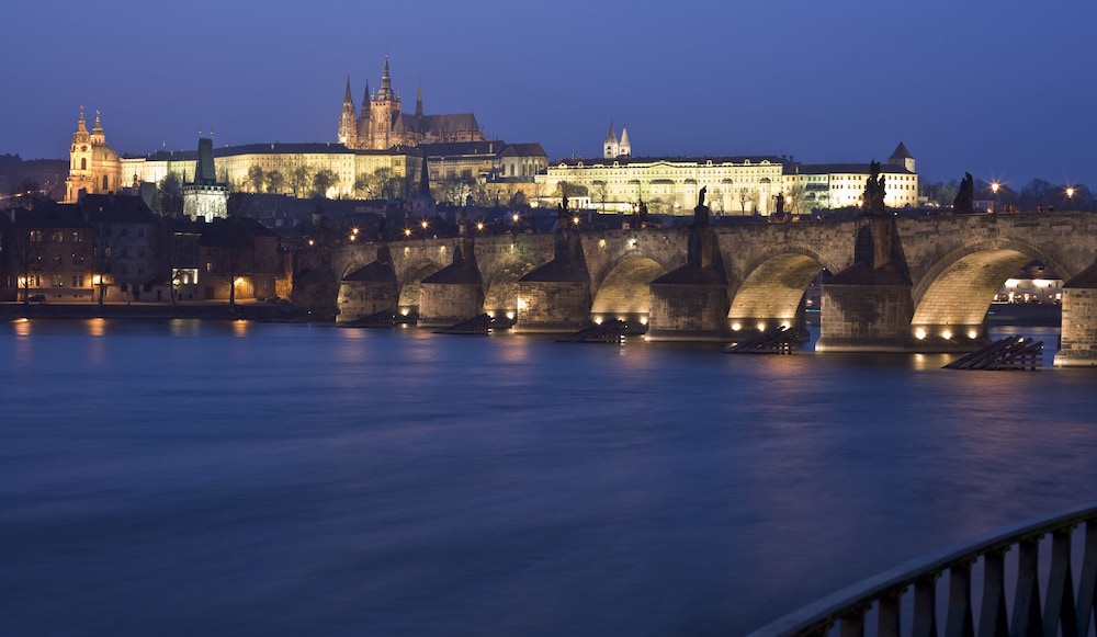 Occidental Praha 29/33