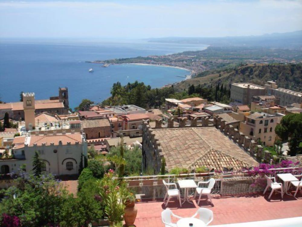 Mediterranee Hotel 60/63