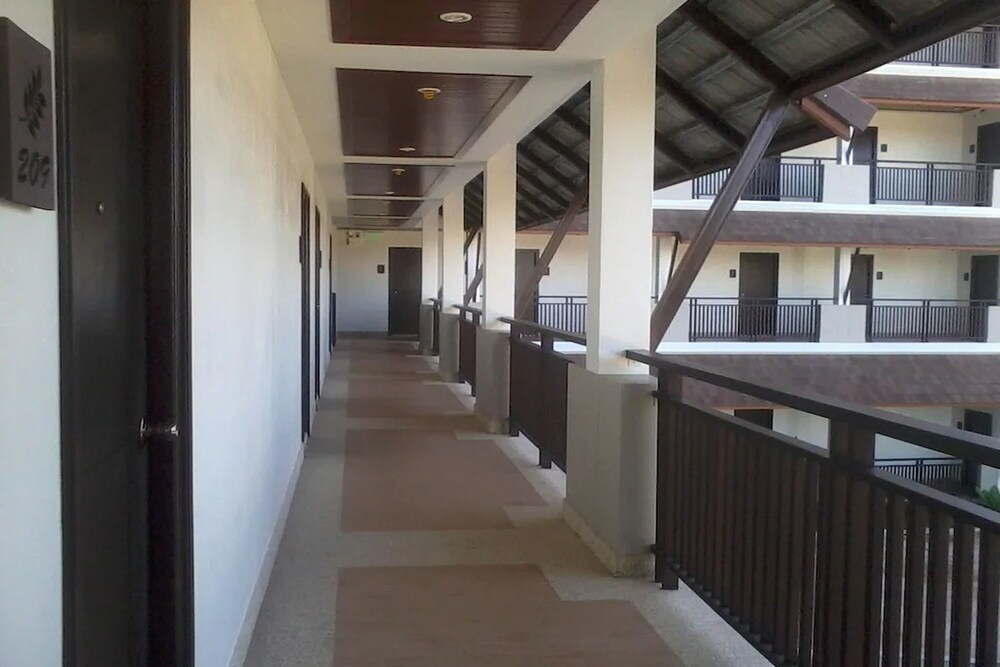 Panya Resort Hotel 8/50