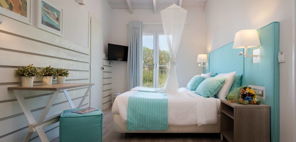 Acharavi Beach Hotel 49/84