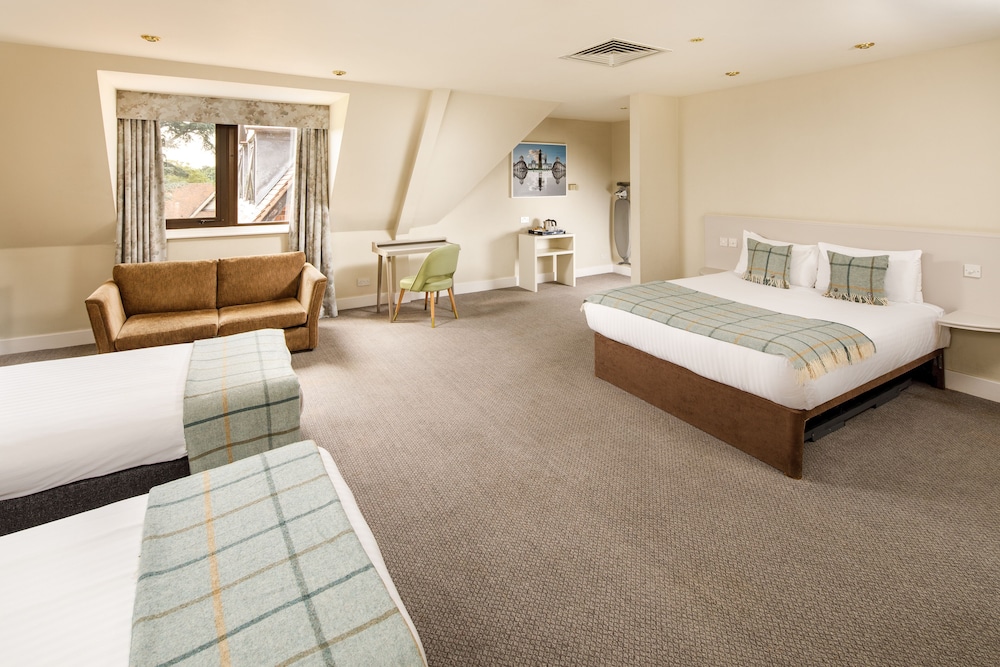 Mercure Hull Grange Park Hotel 19/75