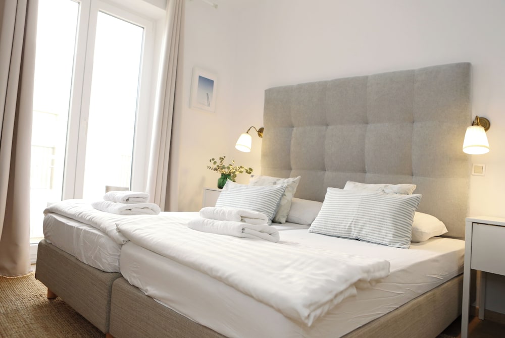 Standard, Triple, Twin Beds, Murphy Bed