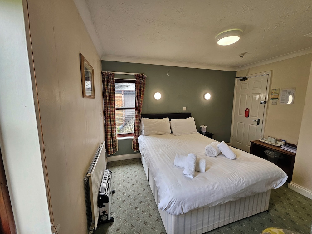 MARSH FARM HOTEL 21/50