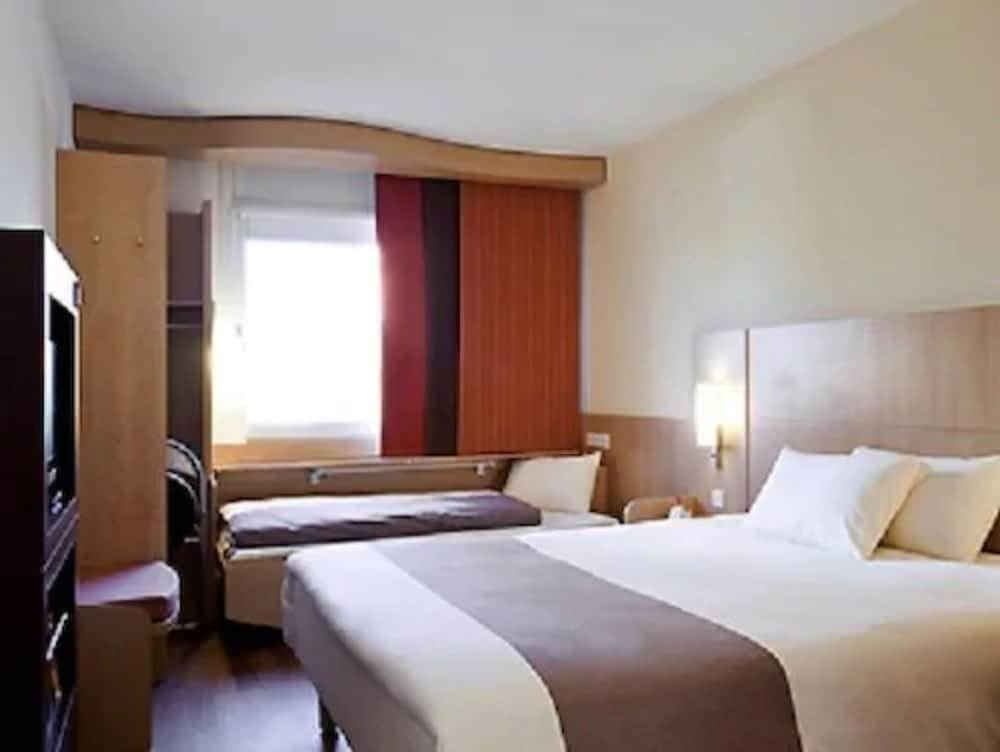 ibis Cannes Plage La Bocca 13/63