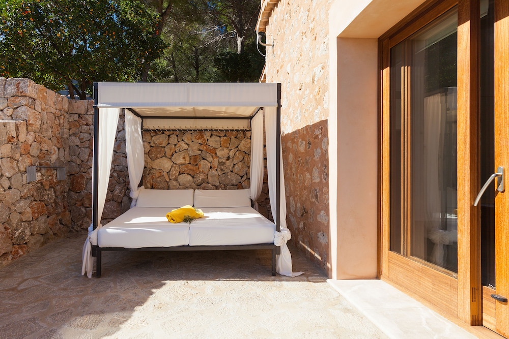 FINCA HOTEL ALBELLONS PARC NATURAL 70/70