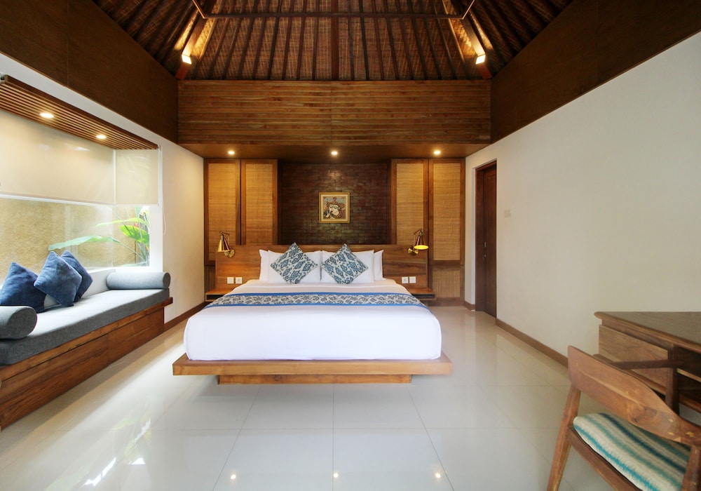 1 BEDROOM, VILLA
