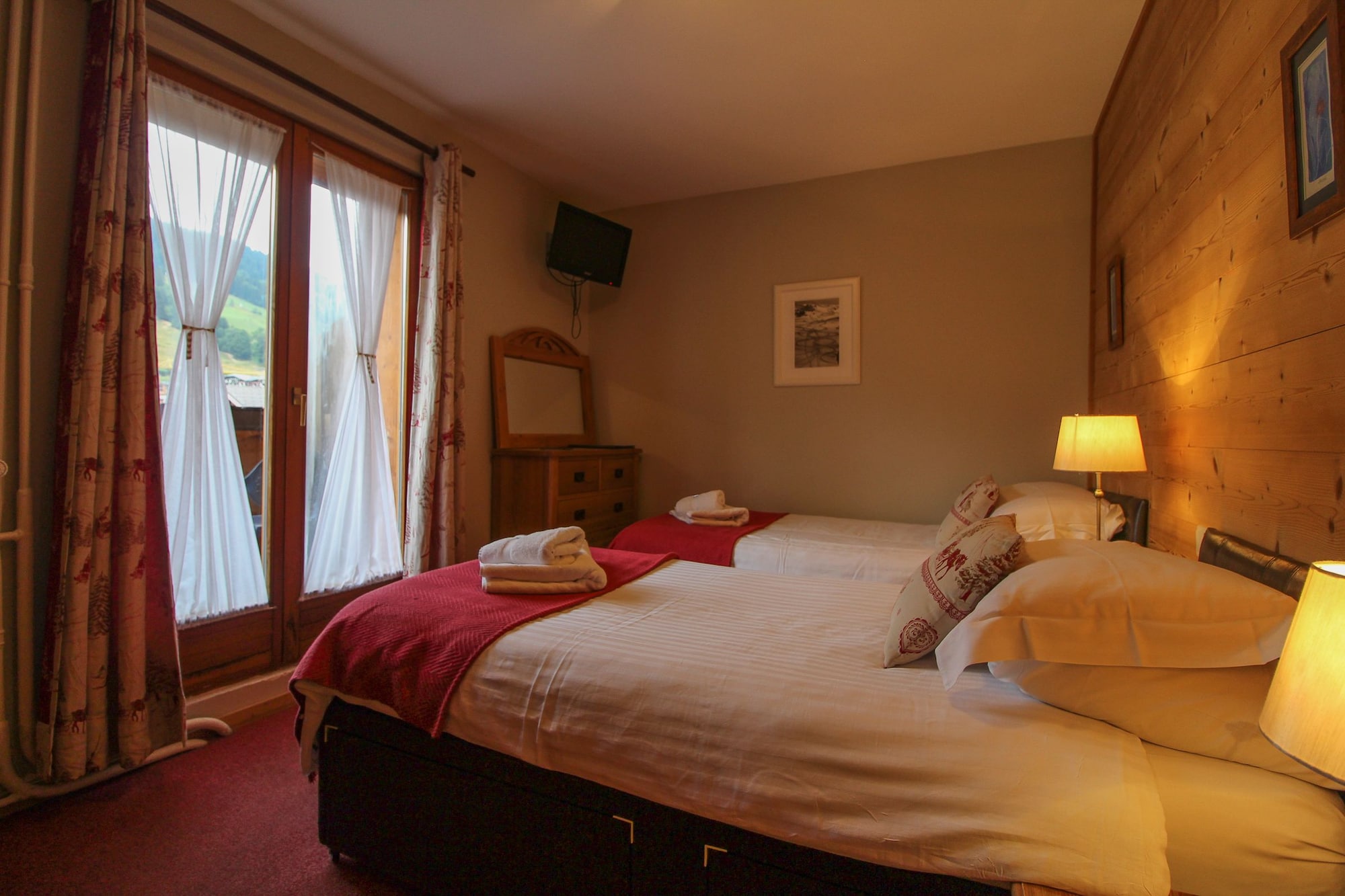 Room, Twin Beds, Balcony