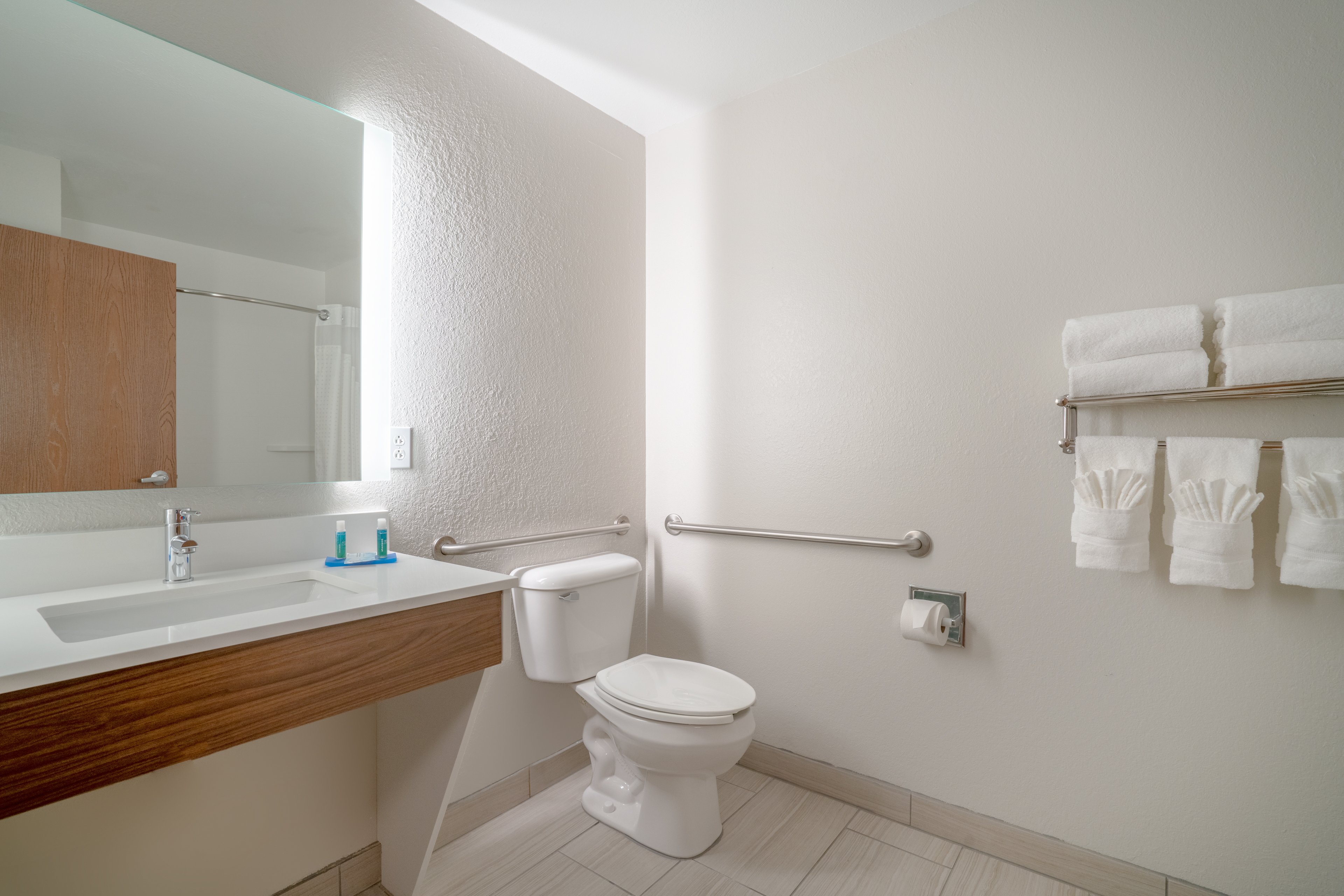 Holiday Inn Express Hotel Suites Elkins 60/60