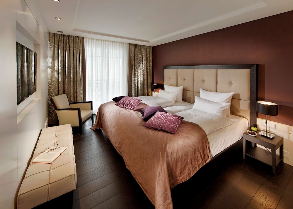 Parkhotel Stuttgart Messe-Airport, WorldHotels 11/71