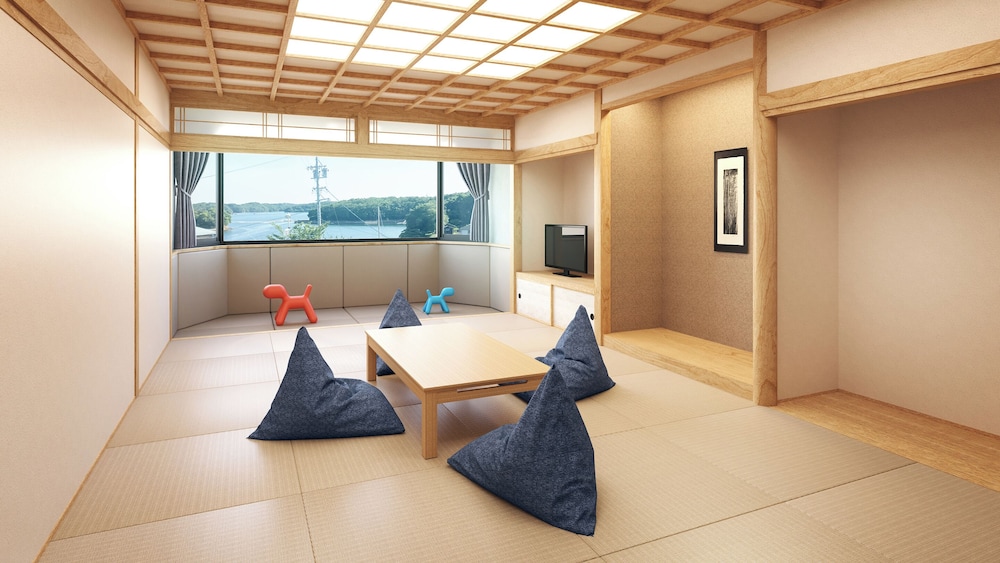 Japanese, Standard, 6 Futon Beds, Pool Side, Bathtub