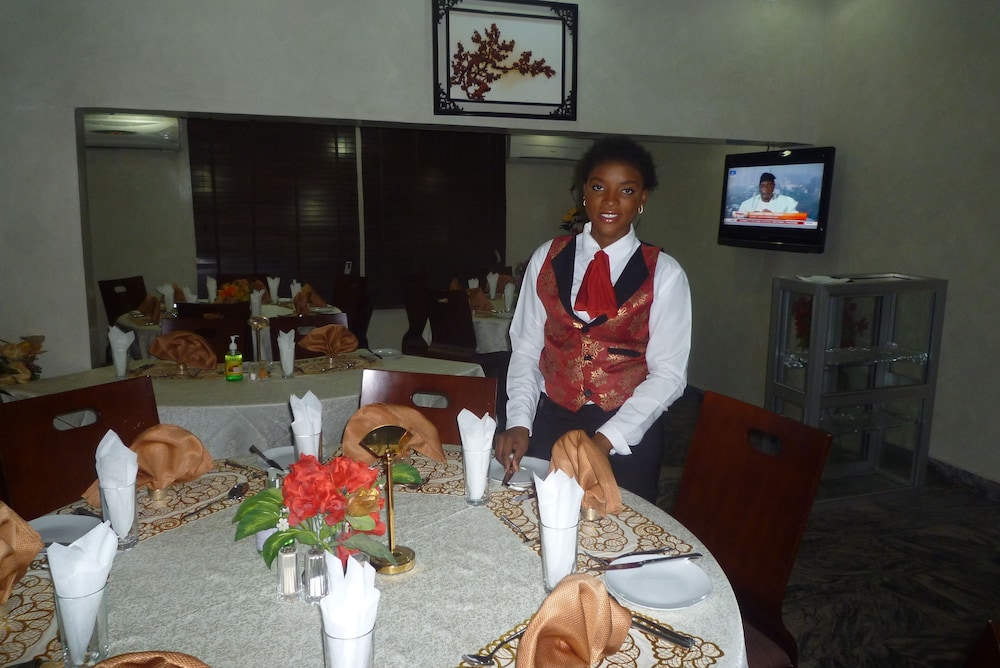 Petrus Hotels Royale 38/50