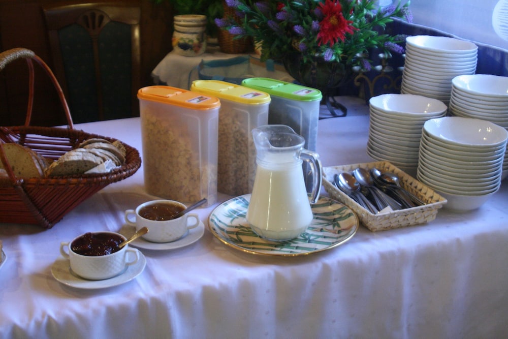 restaurant cafeteria