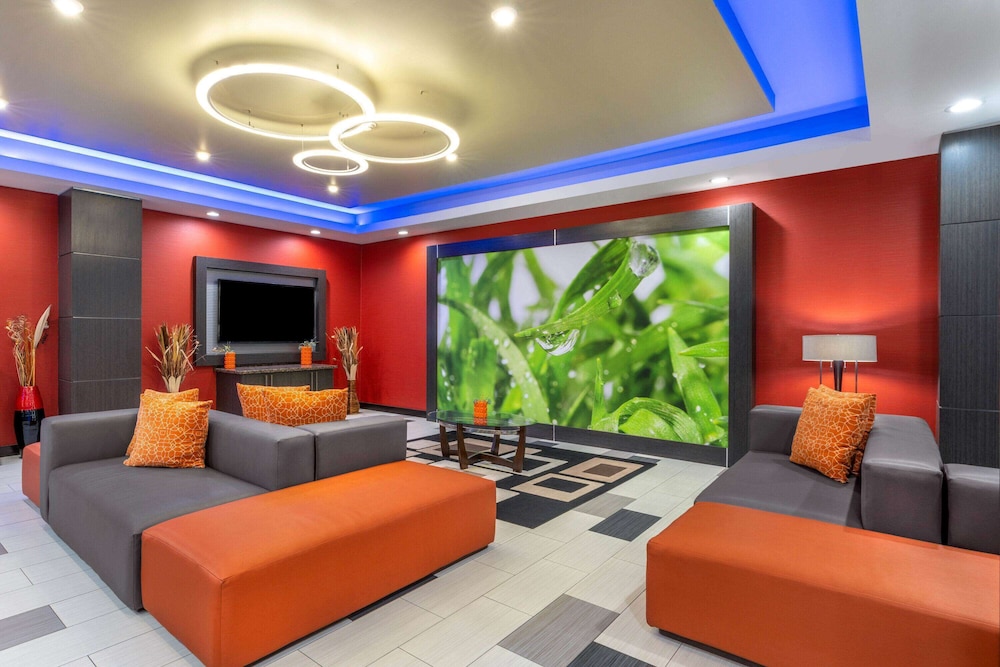 La Quinta Inn & Suites by Wyndham Muskogee 25/37