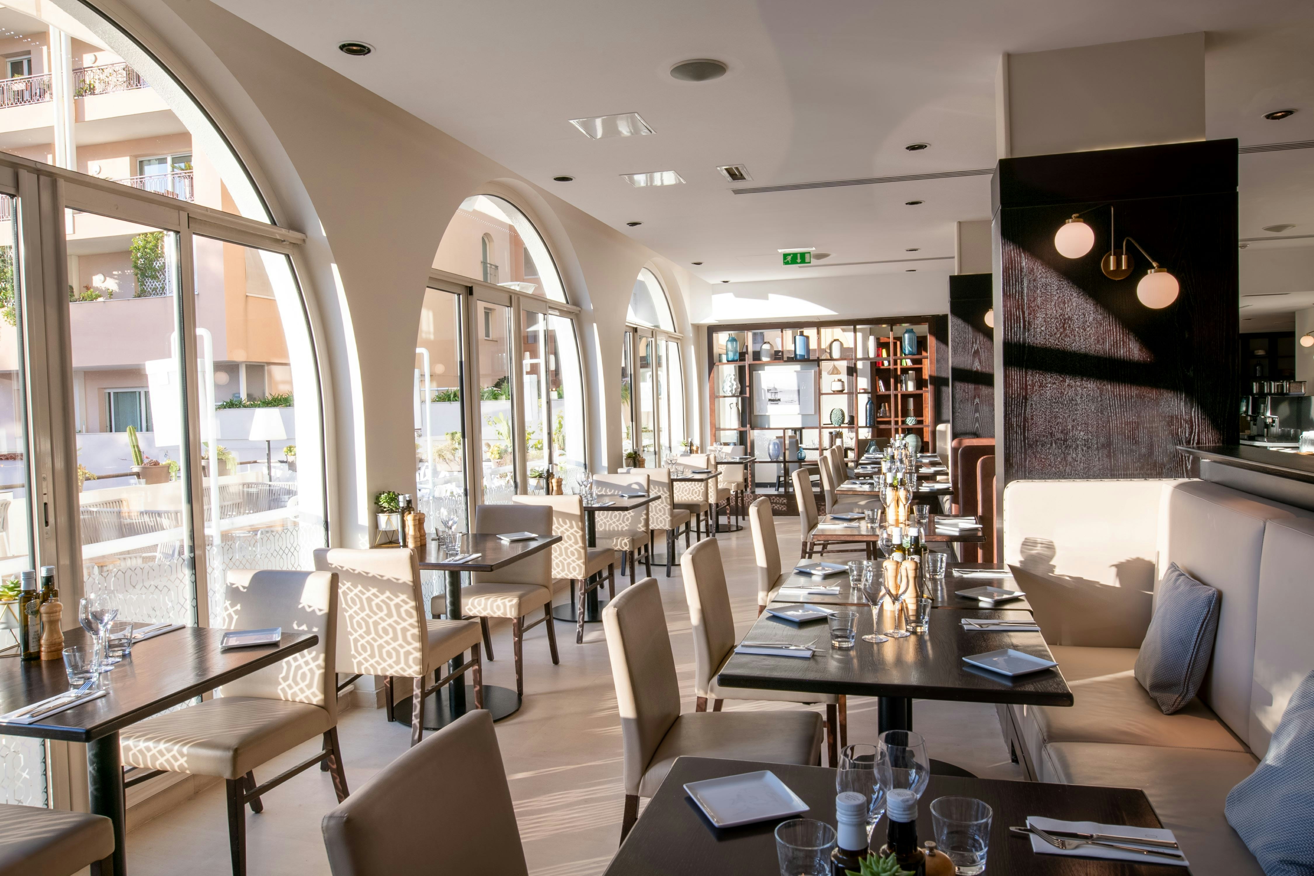 Columbus Hotel Monte-Carlo, Curio Collection by Hilton 37/46