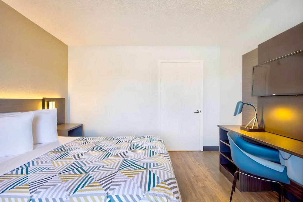 Motel6 Vallejo, CA - Six Flags West 29/64