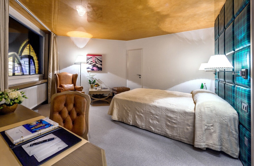 Deluxe, Single, Queen Bed, North View