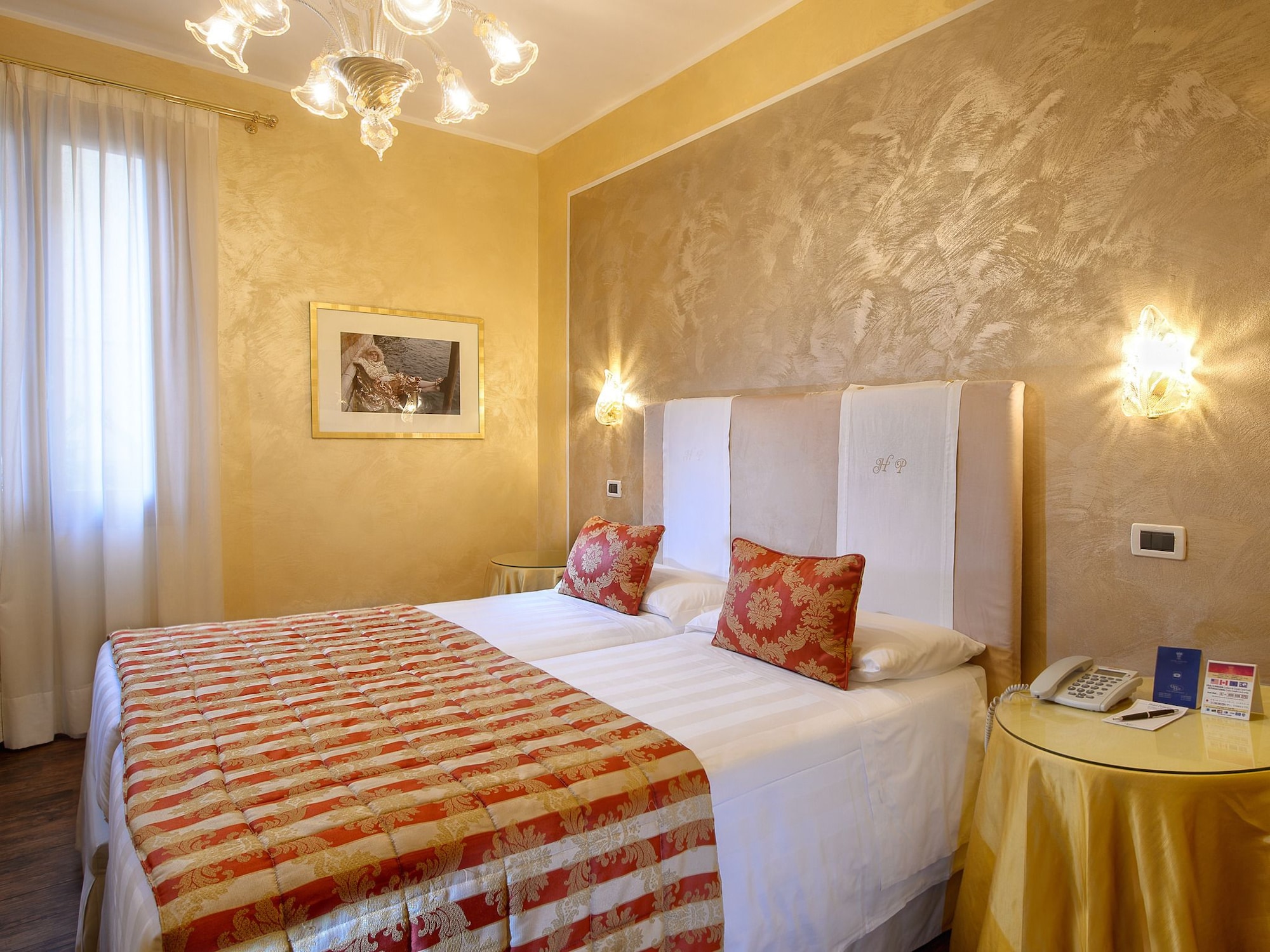 CLASSIC, DOUBLE OR TWIN BED, CANAL VIEW