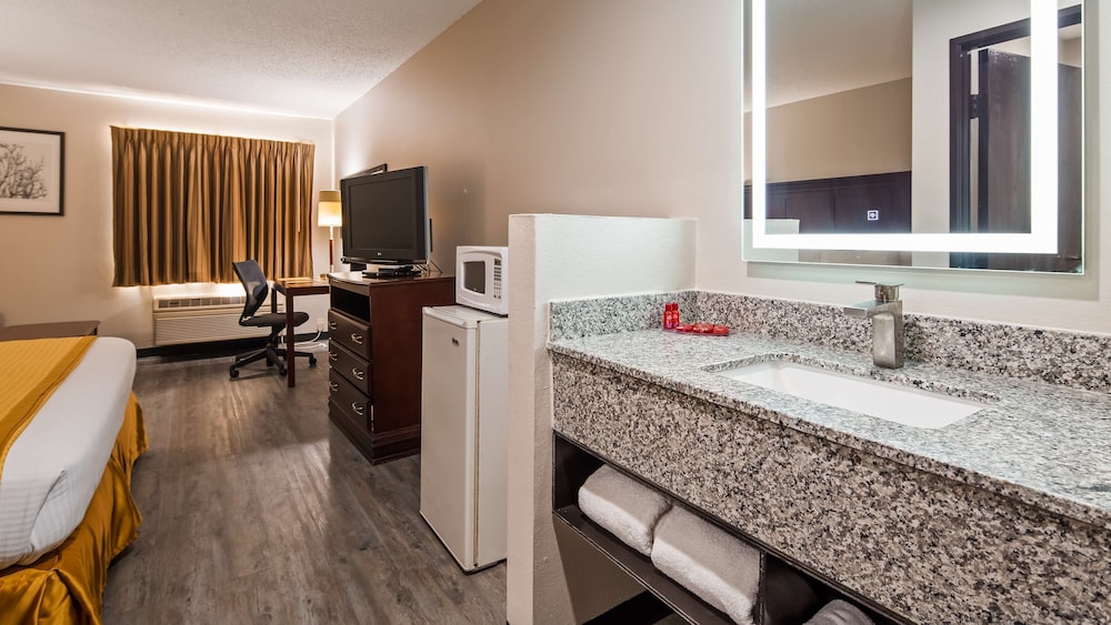 SureStay Hotel by Best Western Orange 15/34