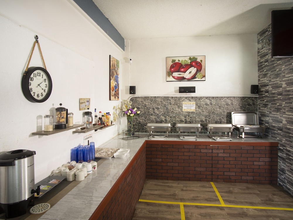 CAPITAL O Hotel Rose, Ensenada 4/48