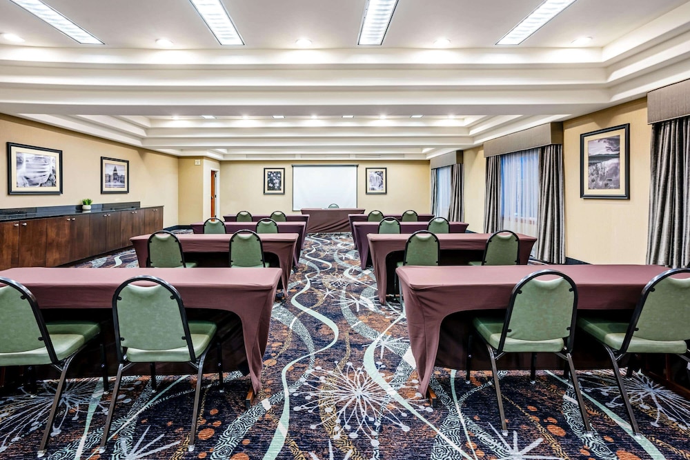 La Quinta Inn & Suites by Wyndham Coeur d Alene 37/41