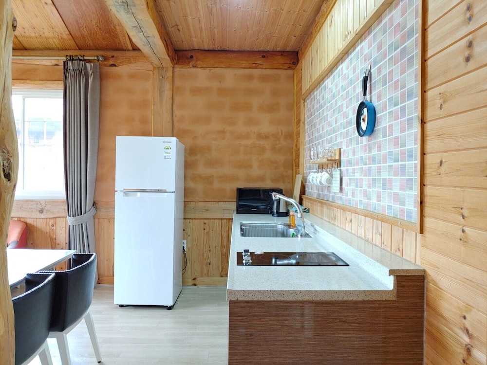 Geumok Log Pension 16/18