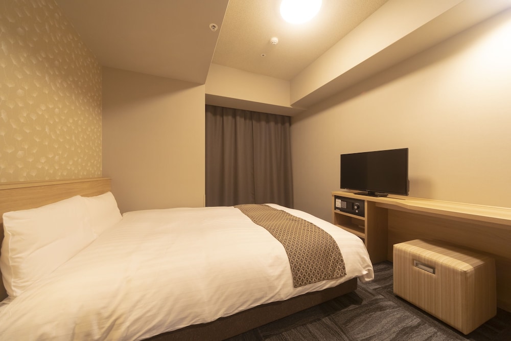 ROOM, DOUBLE BED
