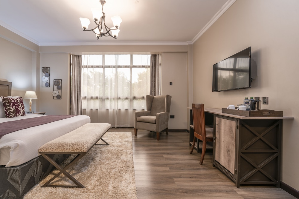 Fair Acres Boutique Hotel 55/71
