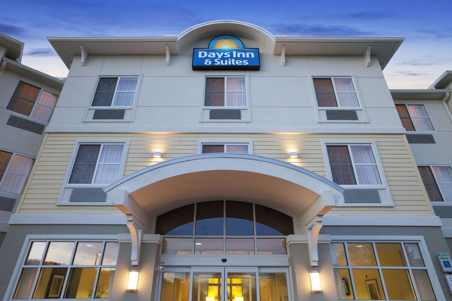Sleep Inn & Suites Altoona North 3/25
