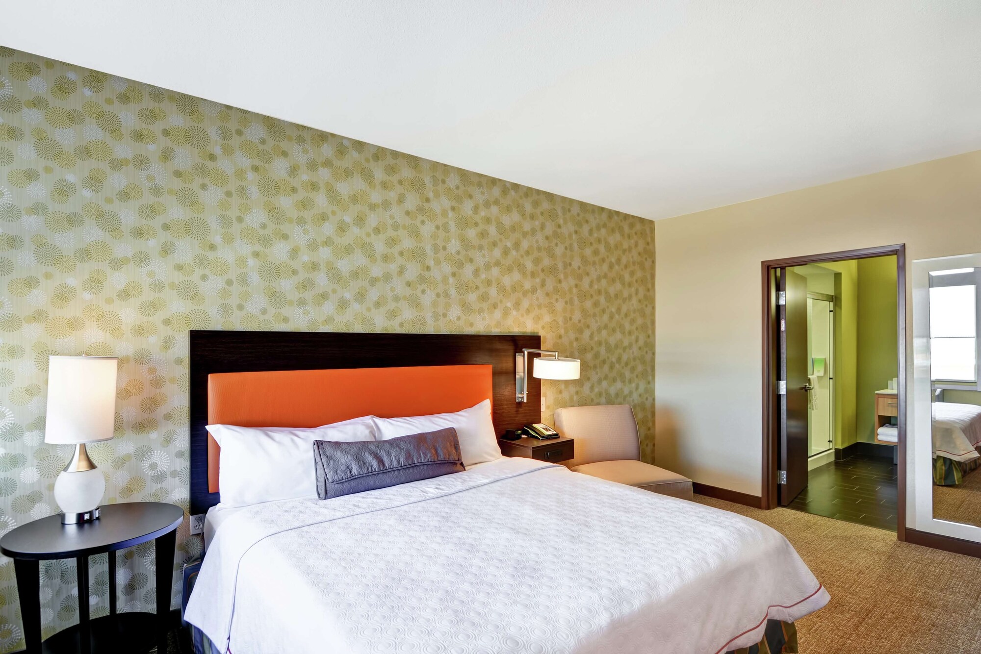 SUITE, KING BED, ACCESSIBLE
