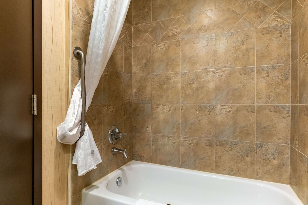 غرفة قياسية بسريرين كوين، Best Western Plus South Edmonton Inn and Suites 6/7