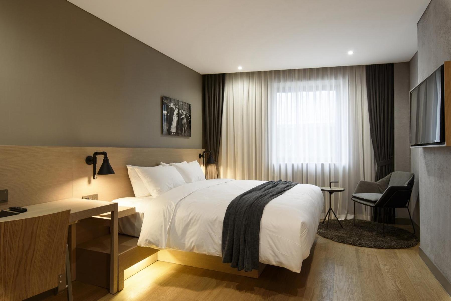 Semi Room, Deluxe