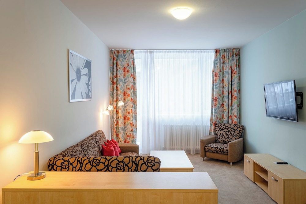 Hotel Behounek 60/77