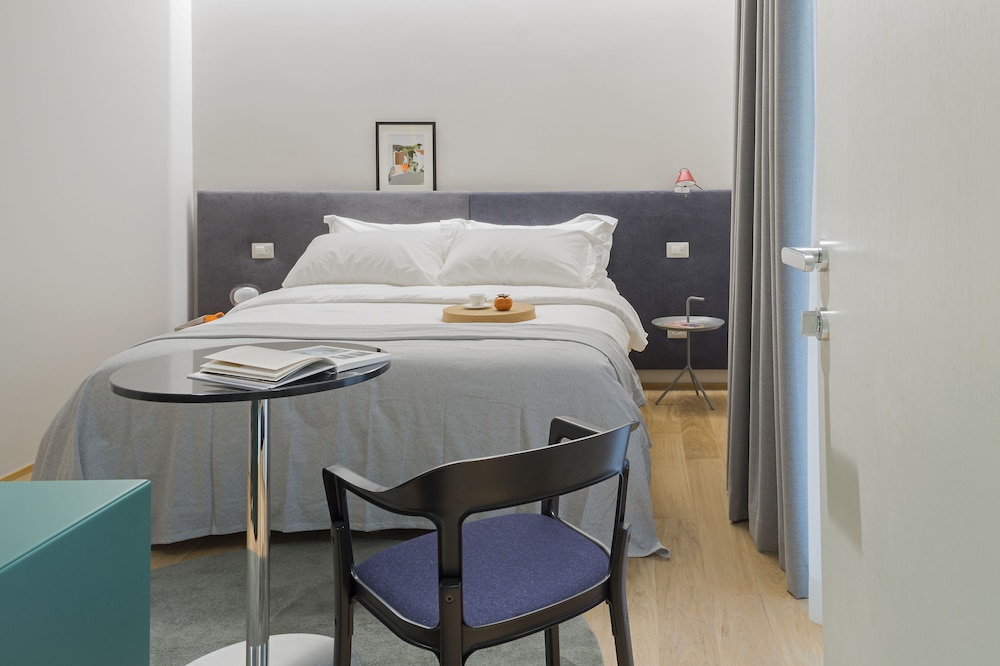 The Radical Hotel 40/47
